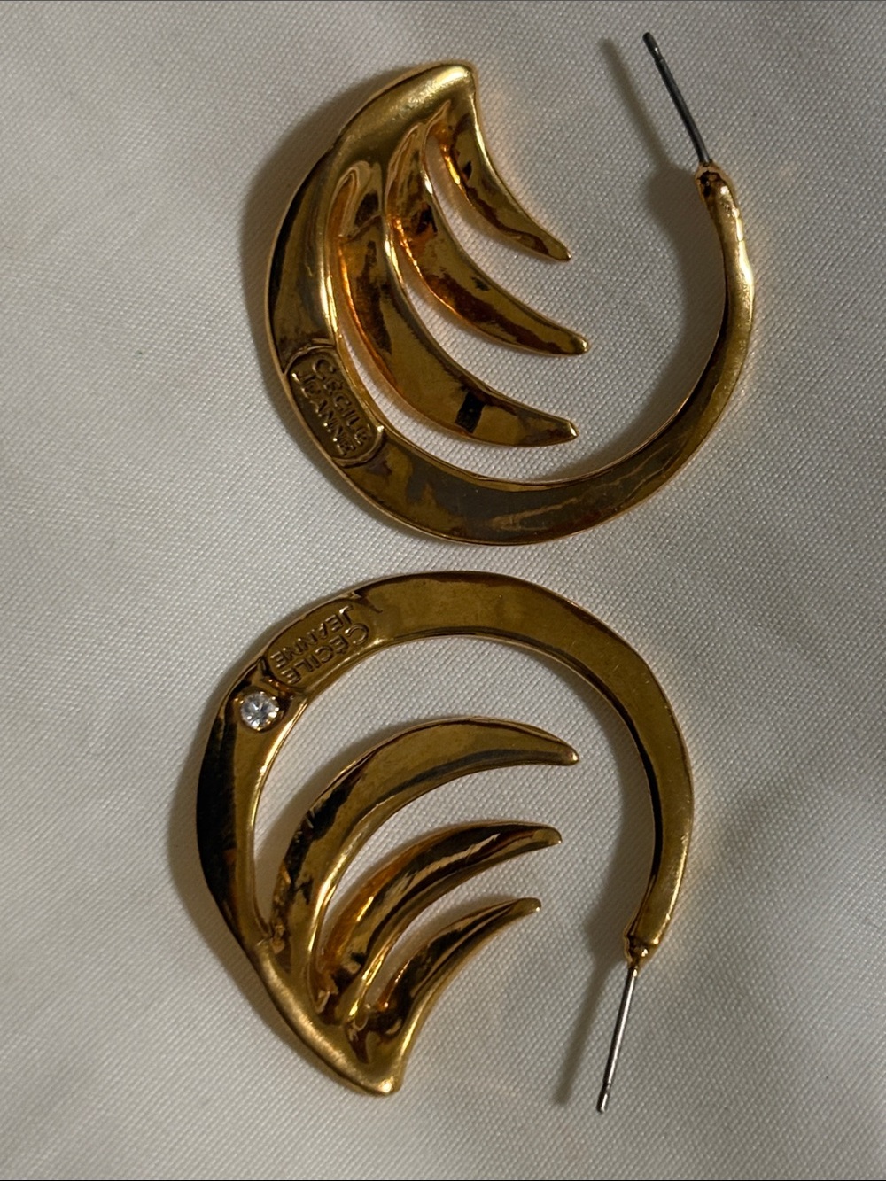 Aretes vintage Cécile Jeanne, Gold Multi-Leaf Hoop Earrings - Women Jewelry - Picture 2 of 3